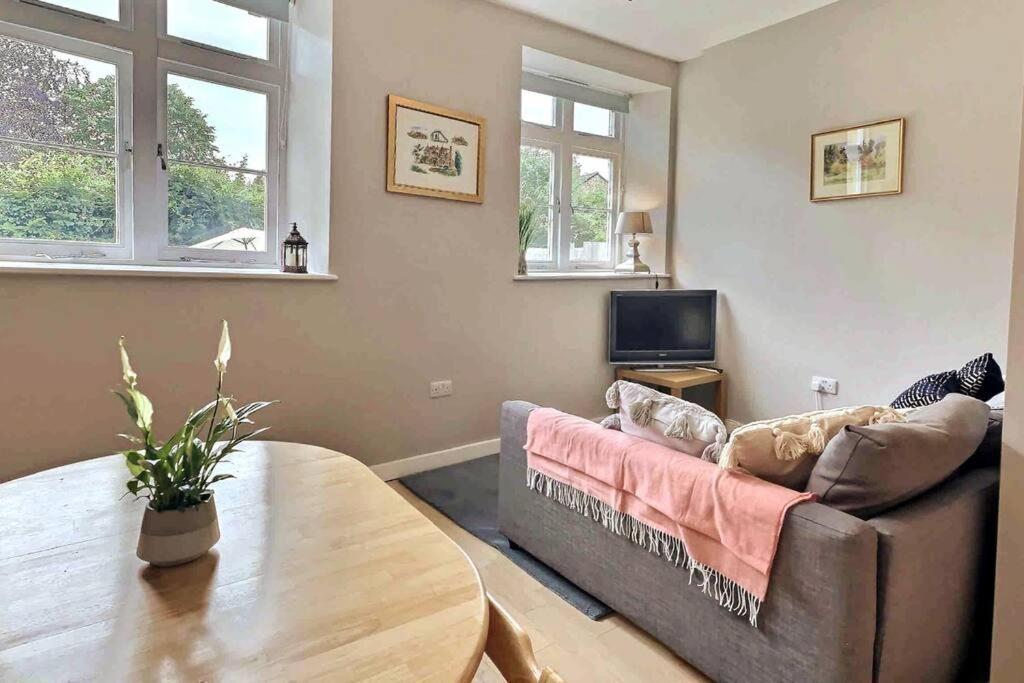 Apartmán Cotswold Chapel, Sleeps Up To 5 In Kingsize Beds Chipping Norton Exteriér fotografie